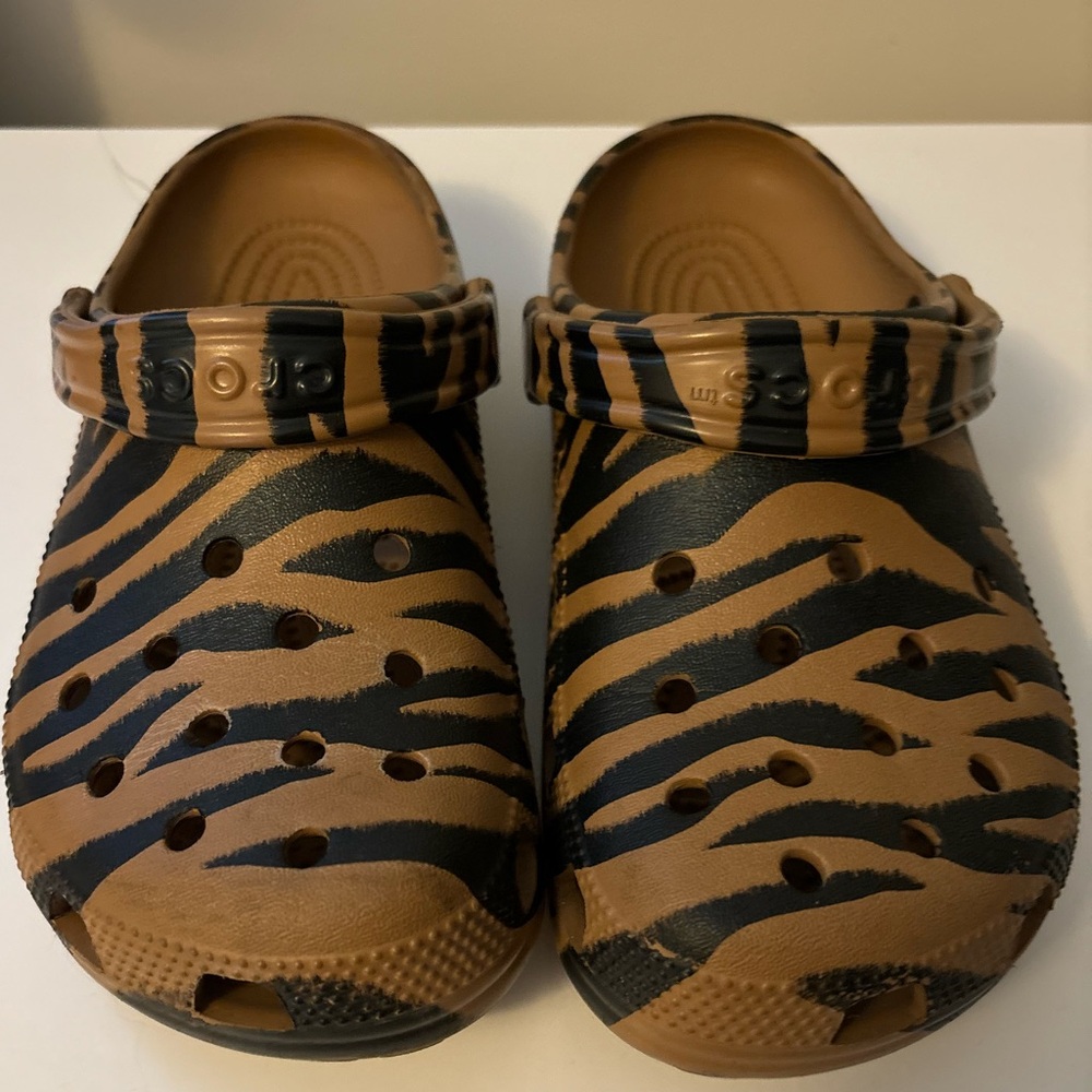 Stripe Crocs